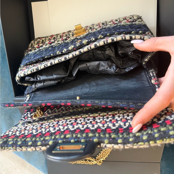 CHANEL TWEED 2.55 REISSUE  w/ BIJOUX CHAIN - Picture 9 of 16